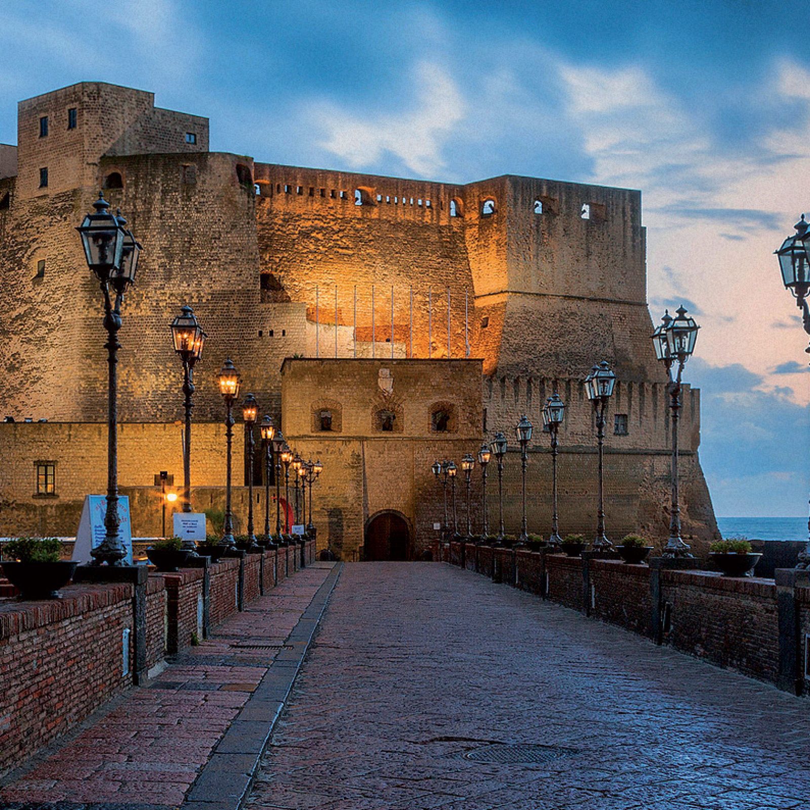 Castel dell’Ovo este
